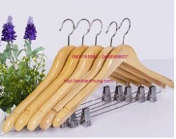 Móc áo gỗ có kẹp sắt AT01